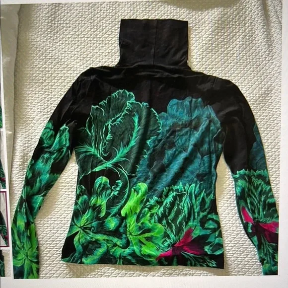 Floral Long Sleeve Turtleneck Top - Picture 4 of 9